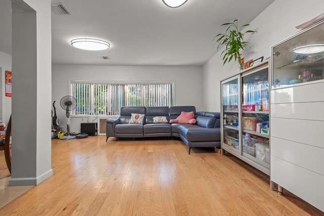 669 W Fingerboard Rd, Staten Island, NY 10305 - living area featuring light wood-style flooring