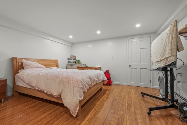 669 W Fingerboard Rd, Staten Island, NY 10305 - bedroom featuring light wood-style flooring and recessed lighting