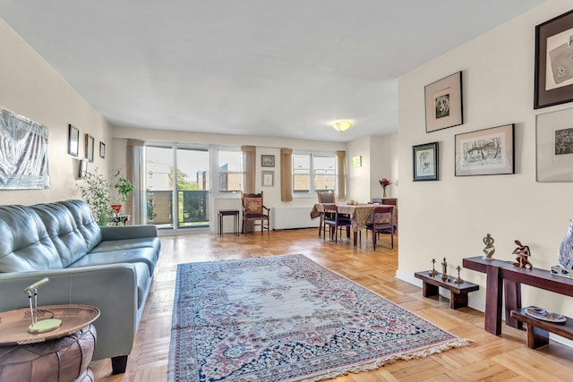 6636 Yellowstone Blvd # 6E, Forest Hills, NY 11375 - view of living area