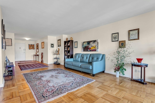 6636 Yellowstone Blvd # 6E, Forest Hills, NY 11375 - living room with baseboards