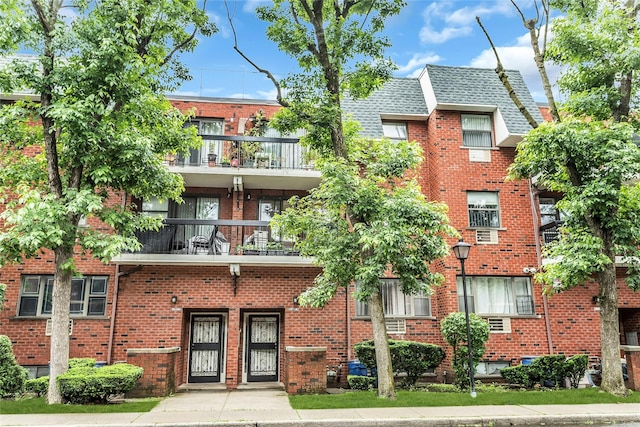 71-14 Sutton Pl Unit 1, Fresh Meadows, NY 11365 - view of apartment building / complex