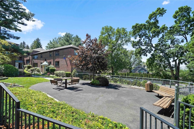 127 Beacon Hill Dr Unit F 13, Dobbs Ferry, NY 10522 - view of community