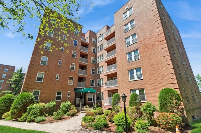565 Broadway Unit 6B, Hastings-On-Hudson, NY 10706 - view of apartment building / complex