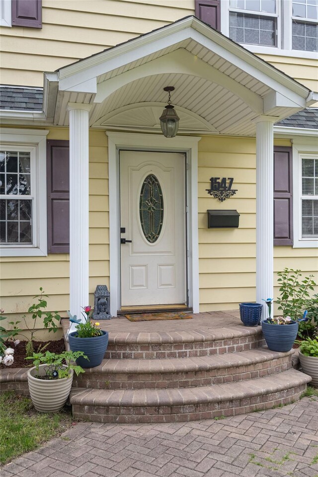 1547 Lincoln Blvd, Bay Shore, NY 11706 - property entrance with a porch
