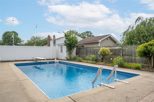 1547 Lincoln Blvd, Bay Shore, NY 11706 - view of swimming pool featuring a fenced backyard