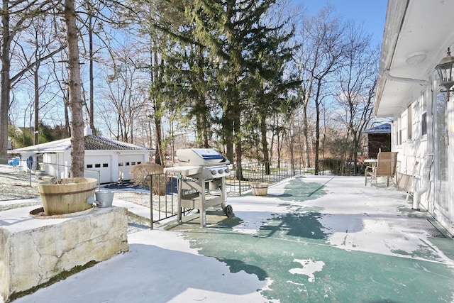 10 Glenbrook Rd, Monsey, NY 10952 - view of yard with a garage and an outbuilding