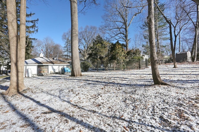 10 Glenbrook Rd, Monsey, NY 10952 - view of snowy yard