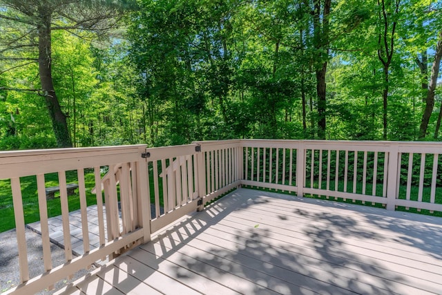 6 Knolls Rd, Poughkeepsie, NY 12601 - view of wooden deck