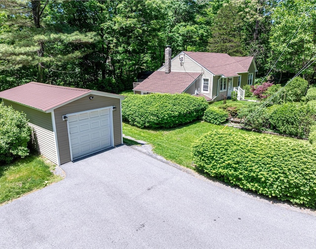 6 Knolls Rd, Poughkeepsie, NY 12601 - detached garage with asphalt driveway