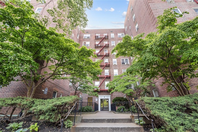 39-20 52nd St Unit 2G, Woodside, NY 11377 - view of apartment building / complex