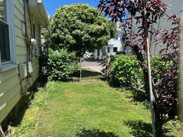 221 Lincoln Ave, Mineola, NY 11501 - photo 5