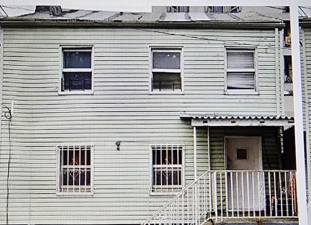 32 Troutman St, Brooklyn, NY 11206 - view of side of property