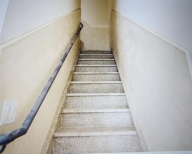 32 Troutman St, Brooklyn, NY 11206 - view of stairs