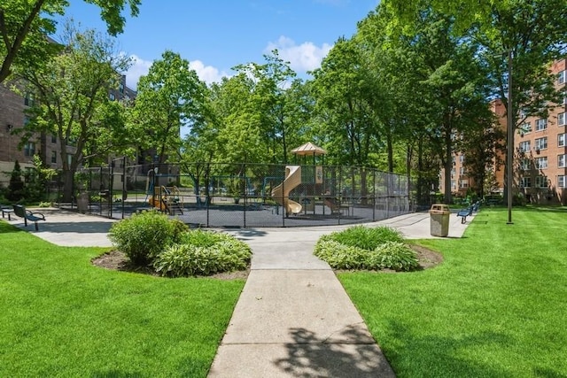 18-50 211th St Unit 2D, Bayside, NY 11360 - view of home's community