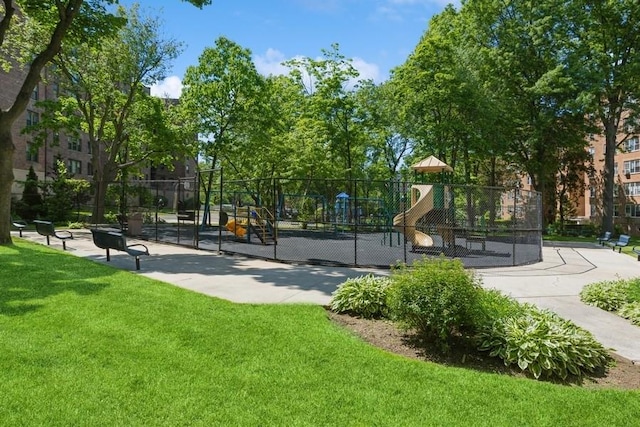 18-50 211th St Unit 2D, Bayside, NY 11360 - view of surrounding community