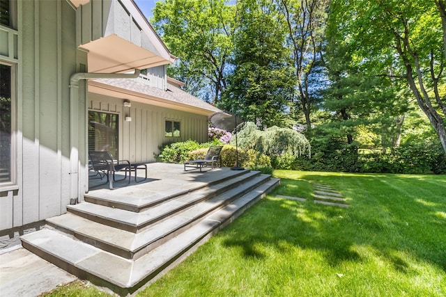 1 Polly Pk Rd, Rye, NY 10580 - view of grassy yard