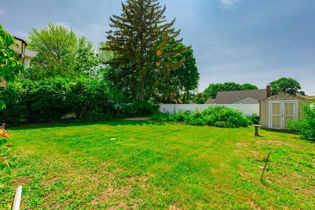 30 Jean Dr, North Babylon, NY 11703 - view of yard