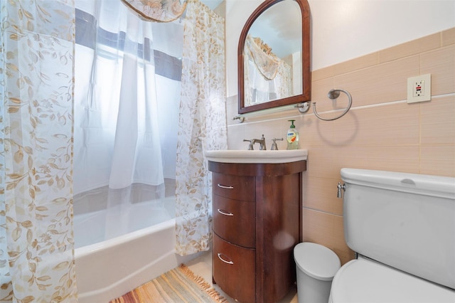 7 Crestwood Trl, Monroe, NY 10950 - bathroom with tile walls, toilet, shower / bath combo with shower curtain, and vanity
