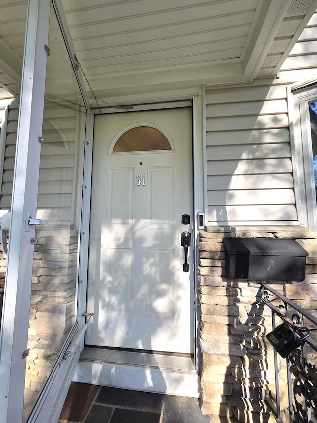 31 Whittier Blvd, Poughkeepsie, NY 12603 - view of property entrance