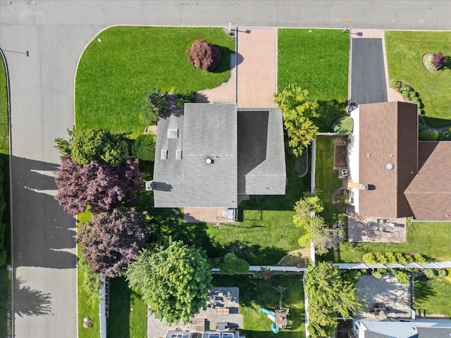 18 Stirrup Ln, Glen Cove, NY 11542 - aerial view