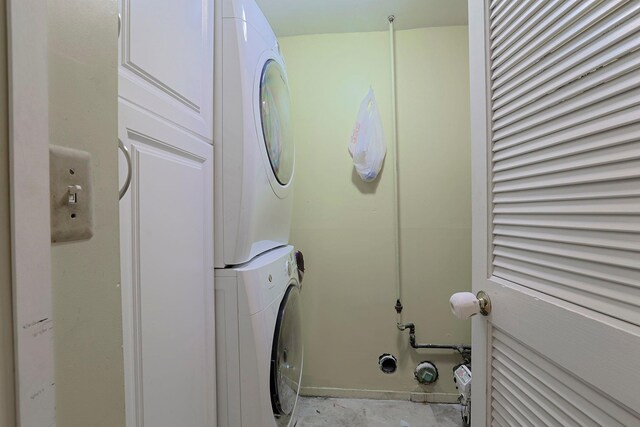 10 Cregan Pl, Monroe, NY 10950 - laundry area featuring stacked washer and clothes dryer