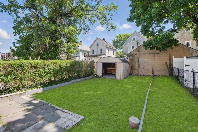 419 S 7th Ave, Mount Vernon, NY 10550 - view of yard
