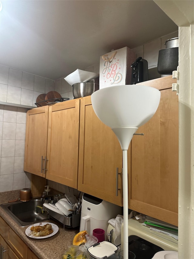 610 Waring Ave Unit 6C, Bronx, NY 10467 - kitchen view of a sink and backsplash