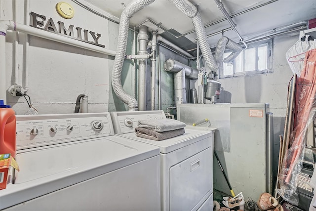 2808 Philip Ave, Bronx, NY 10465 - laundry room with washer and dryer