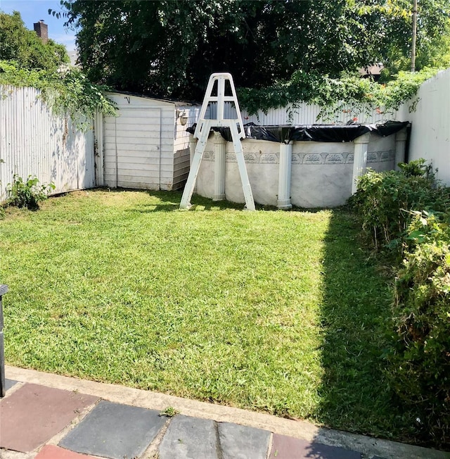2808 Philip Ave, Bronx, NY 10465 - view of yard