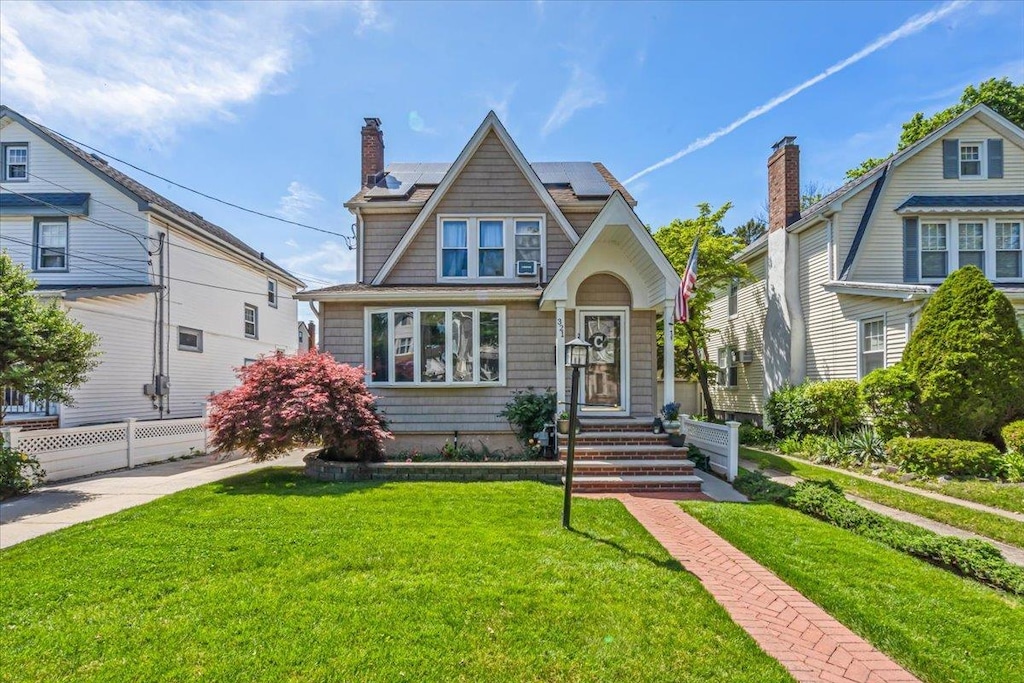 321 Rolling St, Malverne, NY 11565 - photo 1