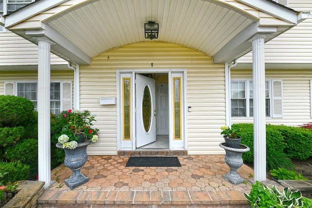 6 Country Ct, Farmingdale, NY 11735 - view of doorway to property