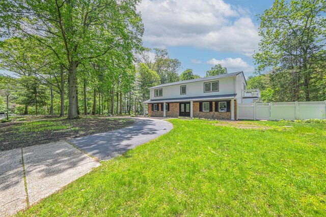 1 Parkhill Ct, Huntington, NY 11743 - photo 2