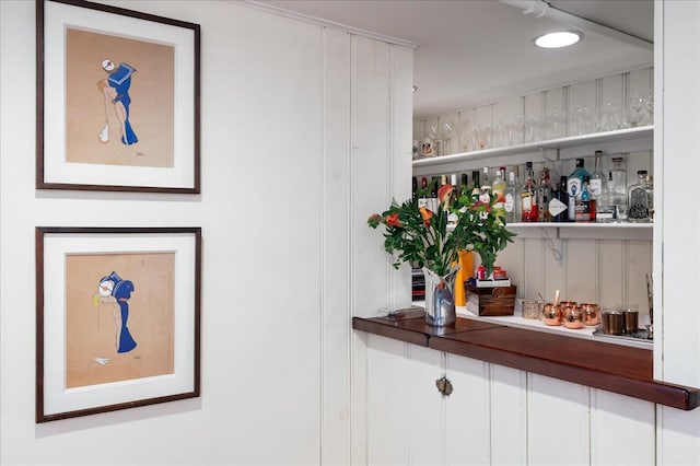 3 Reigate Pl, Suffern, NY 10901 - view of indoor dry bar