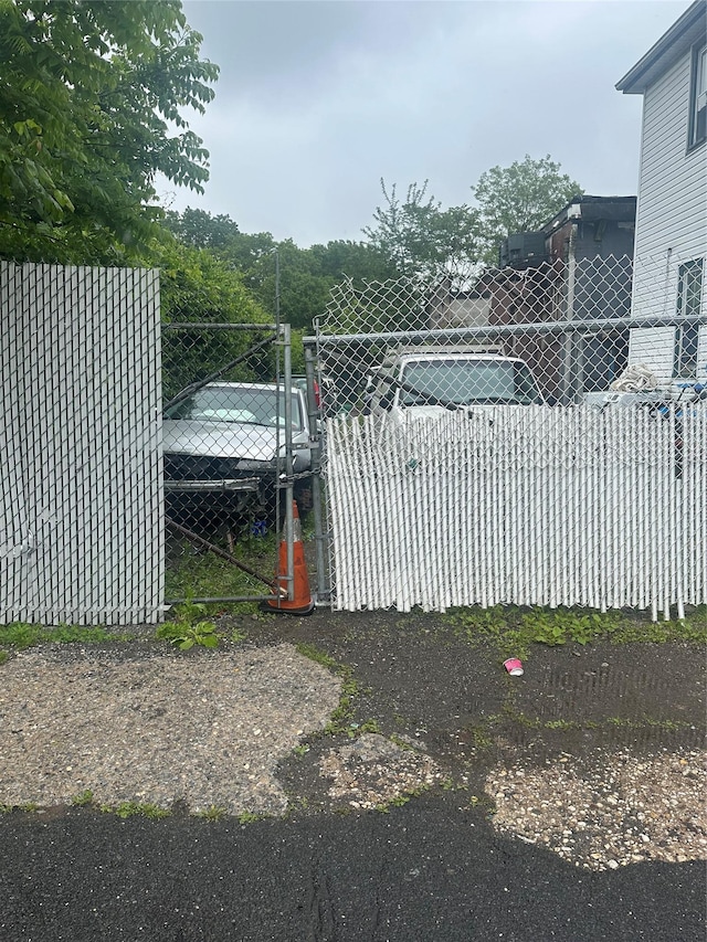 2 Barker St, Staten Island, NY 10306