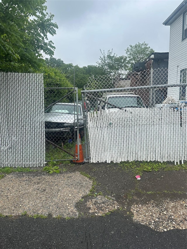 2 Barker St, Staten Island, NY 10306