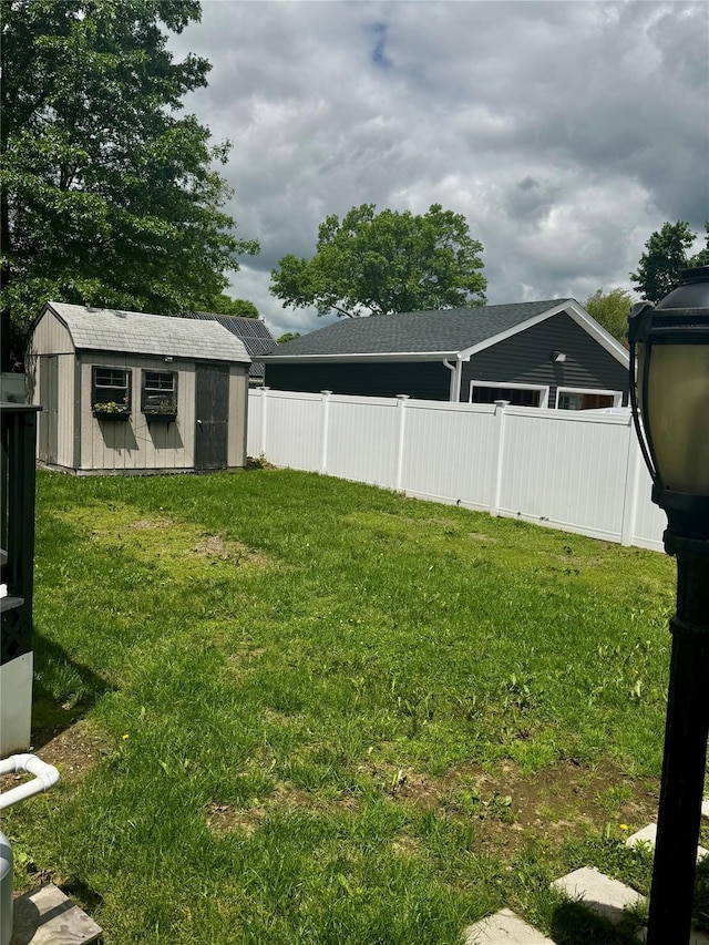 146 Grand Blvd, Brentwood, NY 11717 - view of yard