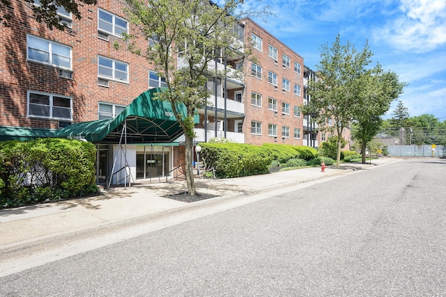 100 Lincoln Ave Unit 28C, Mineola, NY 11501 - view of apartment building / complex
