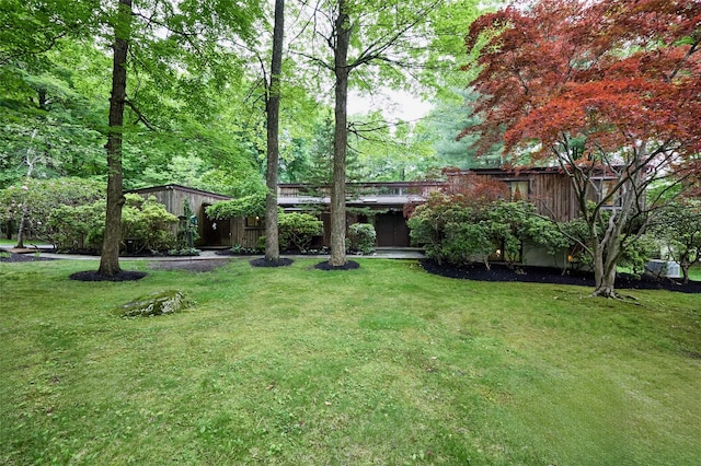 31 Greenlawn Rd, Katonah, NY 10536 - view of green lawn