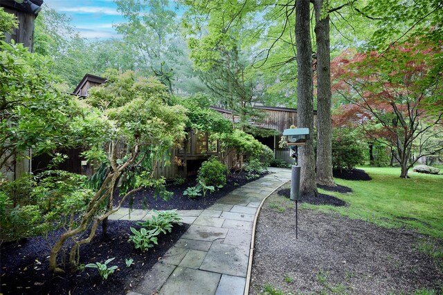 31 Greenlawn Rd, Katonah, NY 10536 - view of grassy yard