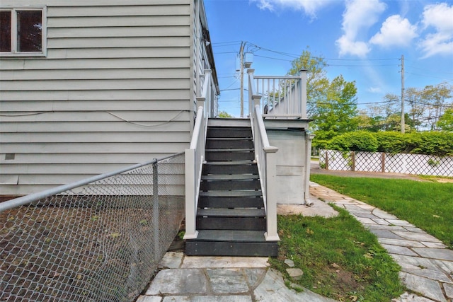 1 Renee Gate St, Cortlandt Manor, NY 10567 - exterior view of stairs