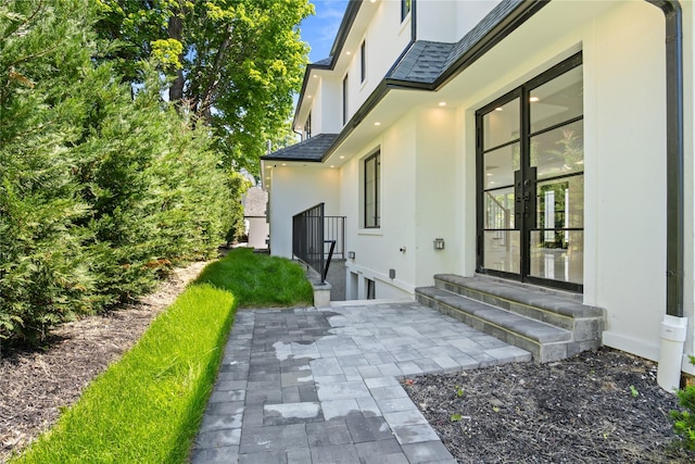 2 Henry St, Great Neck, NY 11023 - view of patio / terrace with entry steps