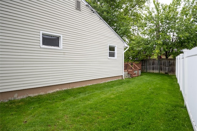 29 Newmarket Rd, Syosset, NY 11791 - view of yard featuring a wooden deck