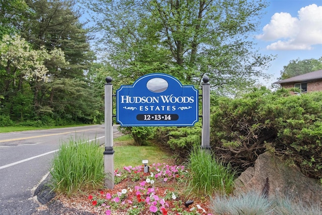 12 Scenic Dr Unit T, Croton-On-Hudson, NY 10520 - view of community sign