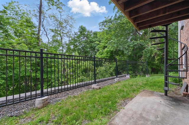12 Scenic Dr Unit T, Croton-On-Hudson, NY 10520 - view of yard with a patio