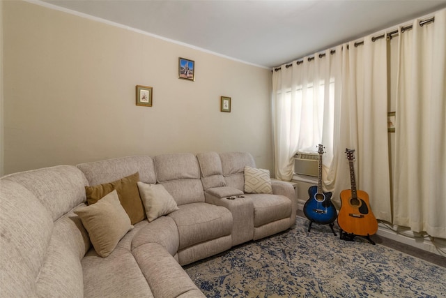 4 Oakley Pl, Mount Vernon, NY 10550 - living area with crown molding
