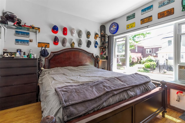 4 Oakley Pl, Mount Vernon, NY 10550 - bedroom with wood finished floors