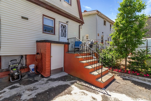 4 Oakley Pl, Mount Vernon, NY 10550 - doorway to property