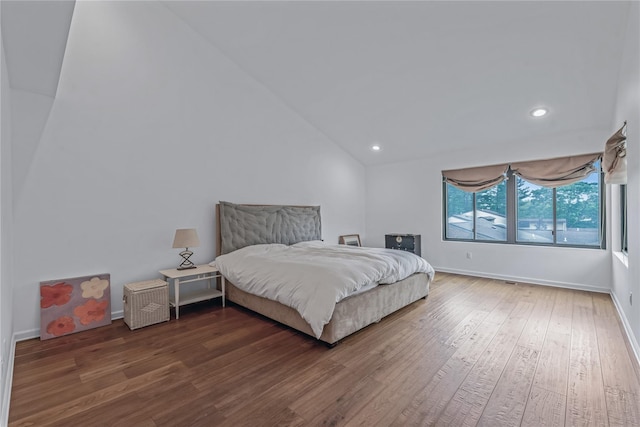 291 Starling Ct, Manhasset, NY 11030 - bedroom featuring wood finished floors, vaulted ceiling, recessed lighting, and baseboards
