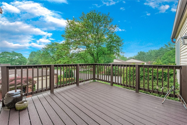291 Starling Ct, Manhasset, NY 11030 - view of wooden terrace