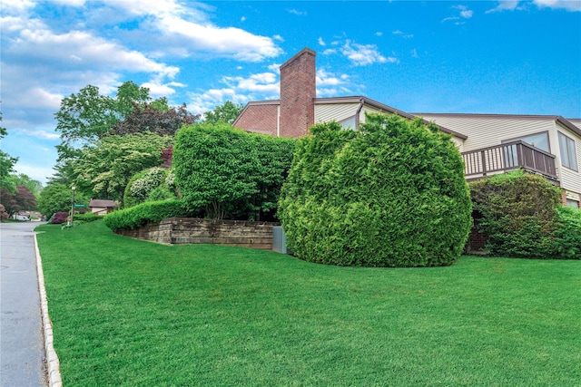291 Starling Ct, Manhasset, NY 11030 - view of green lawn